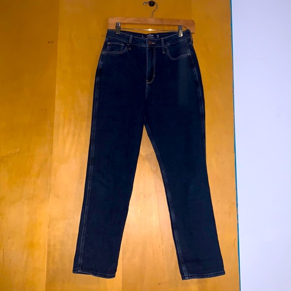 Hollister Ultra High Waist Mom Jean Medium Wash - Picture 6 of 9